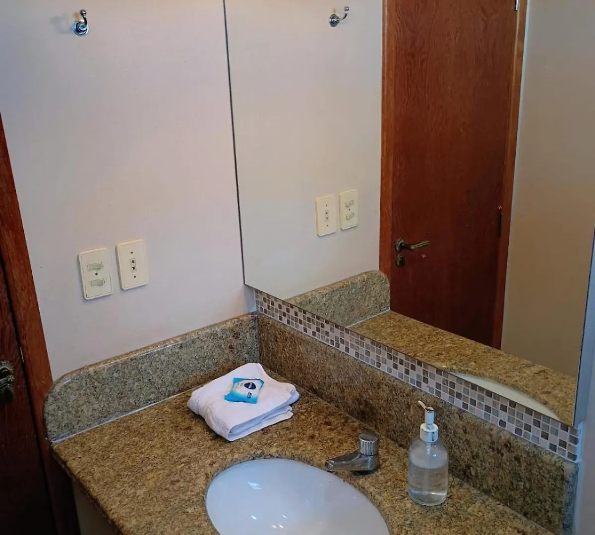 Casa Floripa B&B - Locacao De Suites Privativas Florianópolis Habitación en casa particular